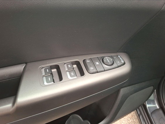 Vehicle image 8 Vehicle image 8