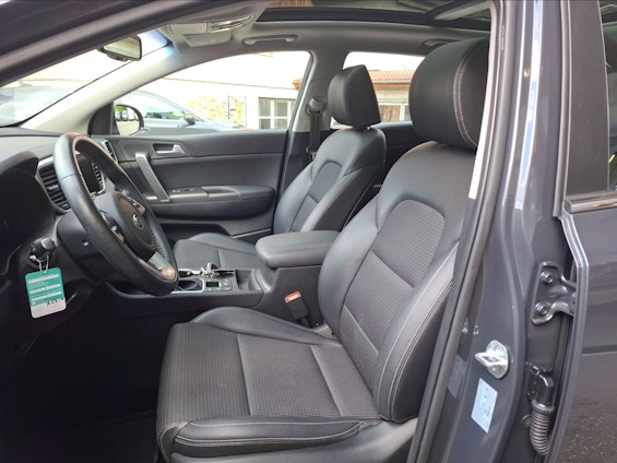 Vehicle image 7 Vehicle image 7