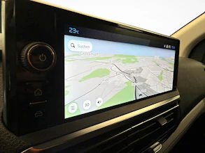 https://vehicle.imgix.net/3994827/8cf5e4f4-c886-4cf4-8e07-c2c972debc4d.jpg