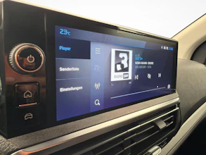 https://vehicle.imgix.net/3994827/f8e0efa6-90be-4ea4-8715-e8e0283e6e0c.jpg