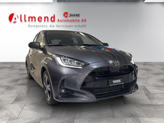 First vehicle image