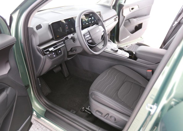 Vehicle image 3 Vehicle image 3