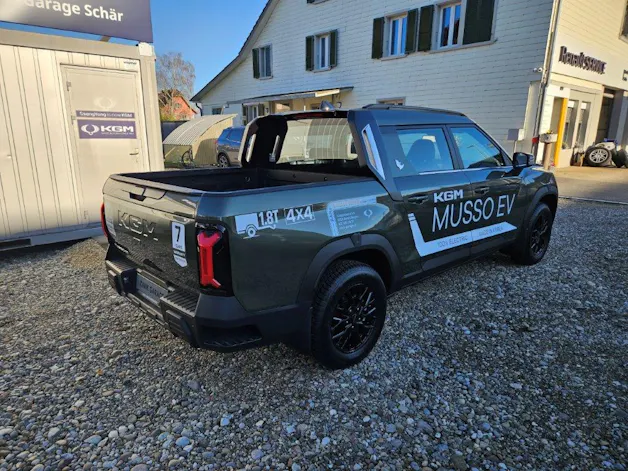 KGM Musso EV Bronze