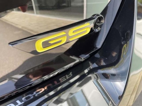 Vehicle image 3 Vehicle image 3