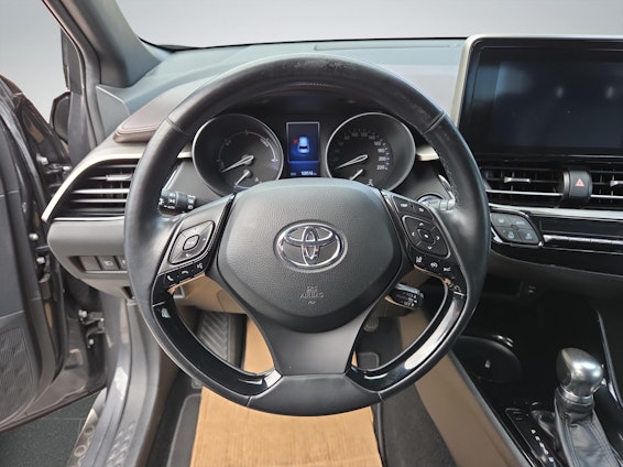 Vehicle image 9 Vehicle image 9