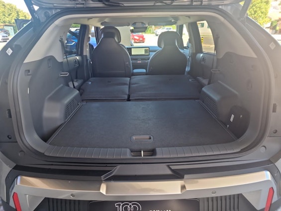 Vehicle image 9 Vehicle image 9