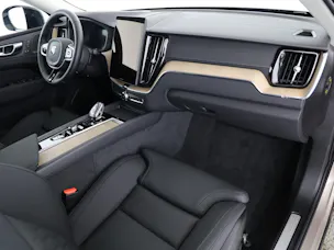 Volvo XC60 2.0 B5 MH Ultra Dark AWD