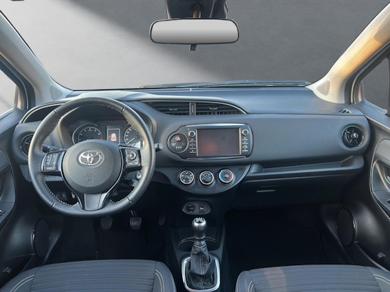 Vehicle image 3 Vehicle image 3