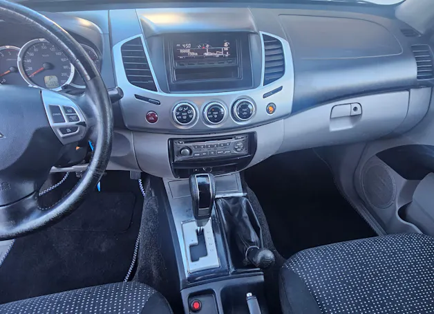 Mitsubishi L200 D-Cab Pick-up 2.5 DID HP 178 4x4 Intense