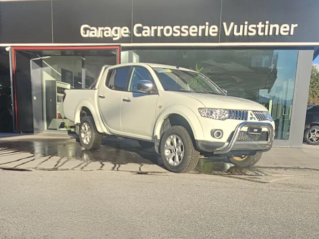 Mitsubishi L200 D-Cab Pick-up 2.5 DID HP 178 4x4 Intense