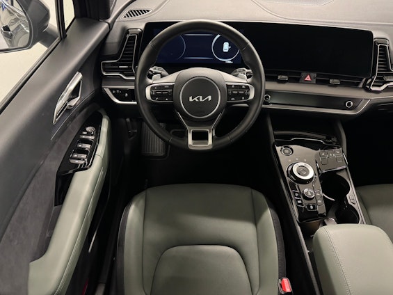 Vehicle image 8 Vehicle image 8