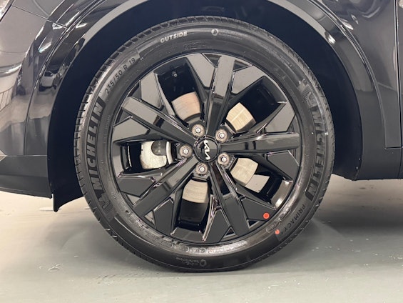 Vehicle image 9 Vehicle image 9