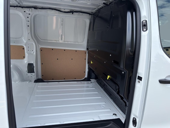 Vehicle image 12 Vehicle image 12