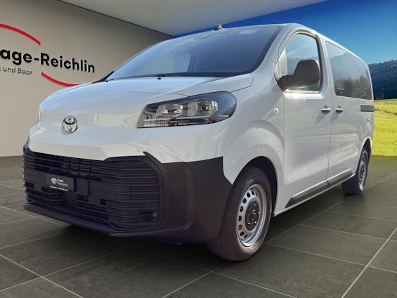 First vehicle image