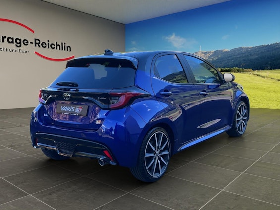 Vehicle image 4 Vehicle image 4