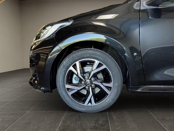 Vehicle image 14 Vehicle image 14