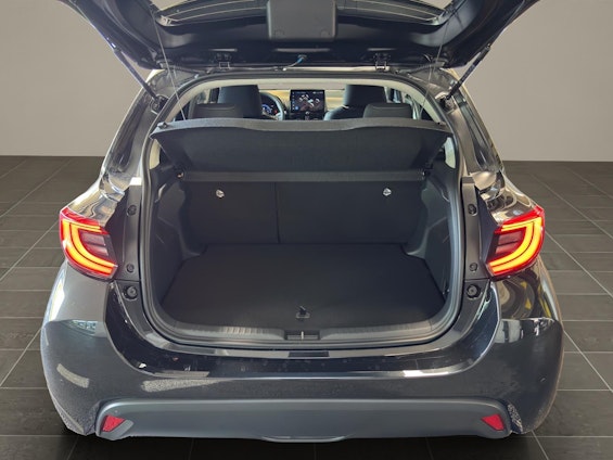 Vehicle image 13 Vehicle image 13