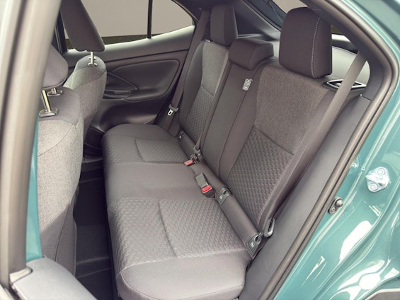 Vehicle image 16