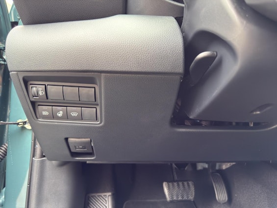 Vehicle image 14