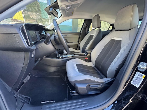 Vehicle image 5 Vehicle image 5