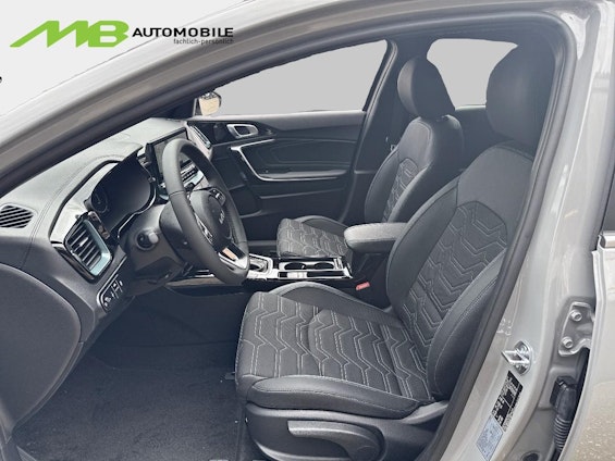 Vehicle image 9 Vehicle image 9