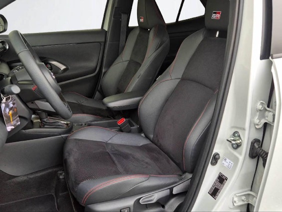 Vehicle image 6 Vehicle image 6