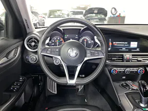Alfa Romeo Giulia 2.0 MA 280 AT Q4 Ve