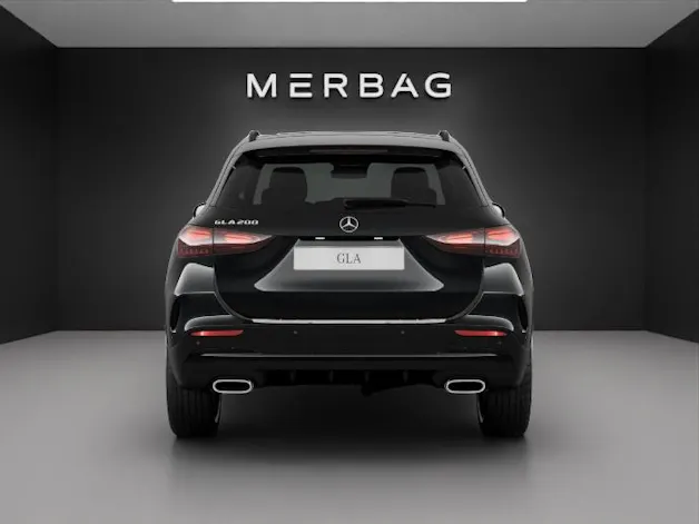 Mercedes-Benz GLA 200 7G-DCT