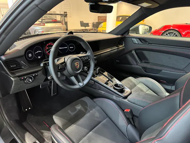 Porsche 911 Carrera 4 GTS PDK