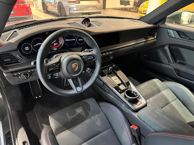 Porsche 911 Carrera 4 GTS PDK