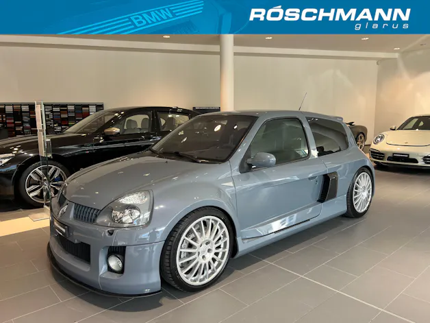 Renault Clio 3.0 Sport V6