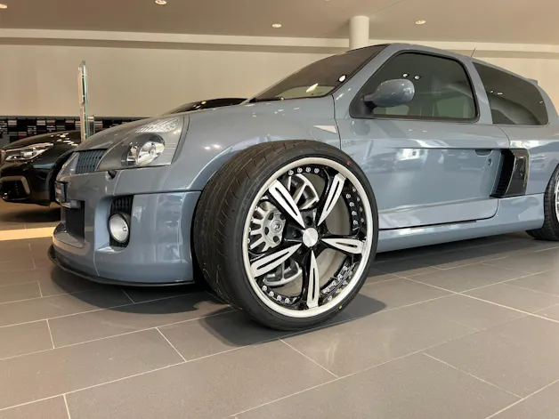 Renault Clio 3.0 Sport V6