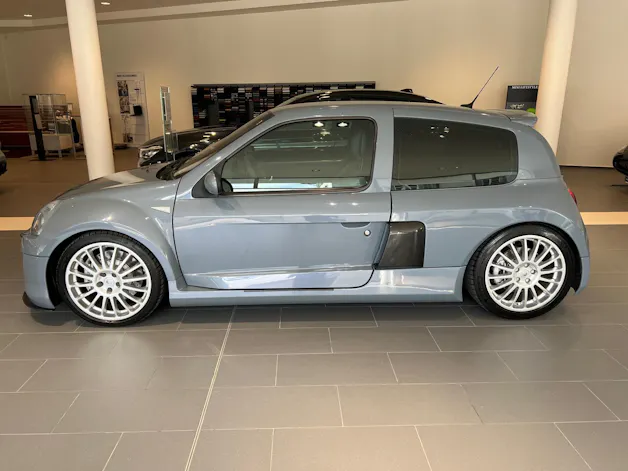 Renault Clio 3.0 Sport V6