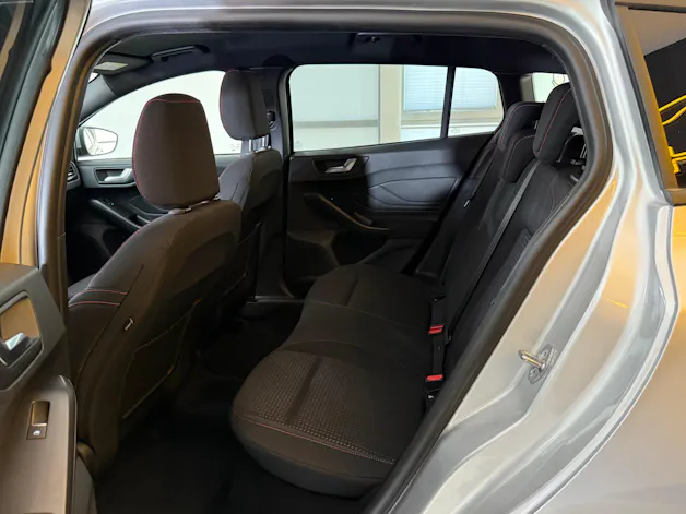 Ford Focus 1.0 MHEV ST-Line Automat
