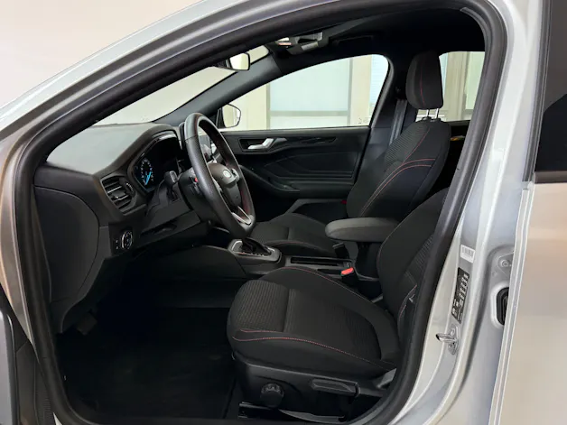 Ford Focus 1.0 MHEV ST-Line Automat