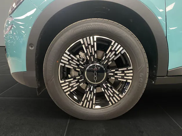 Fiat 600 1.2 Hybrid 136 Swis