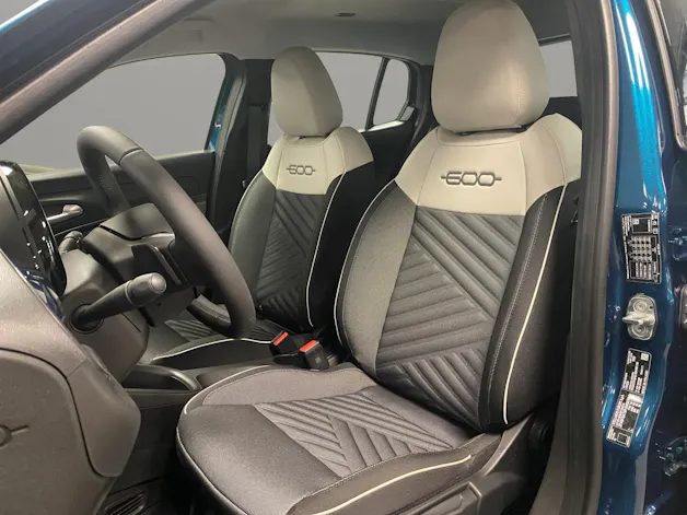Fiat 600 1.2 Hybrid 136 Swis