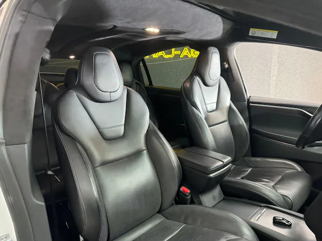 Tesla Model X 90 D