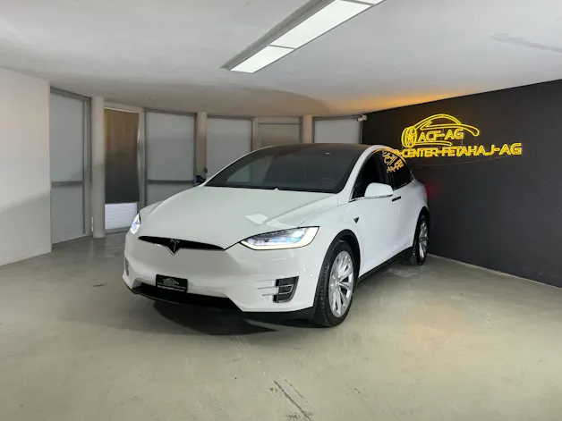 Tesla Model X 90 D