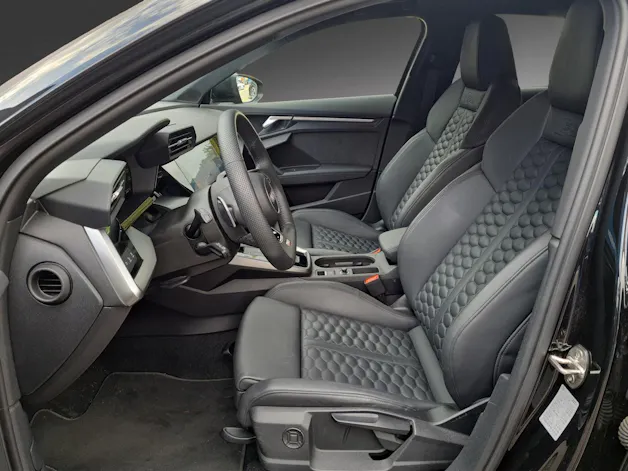 Audi RS3 Limousine 2.5 TSI quattro S-tronic