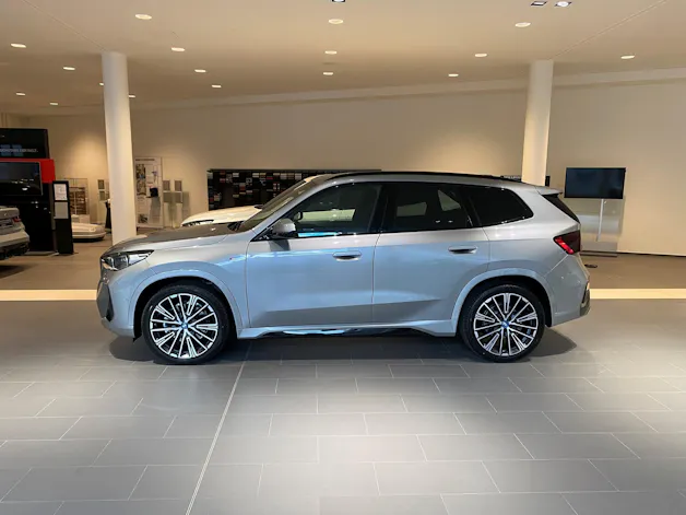 BMW iX1 xDrive 30 M Sport