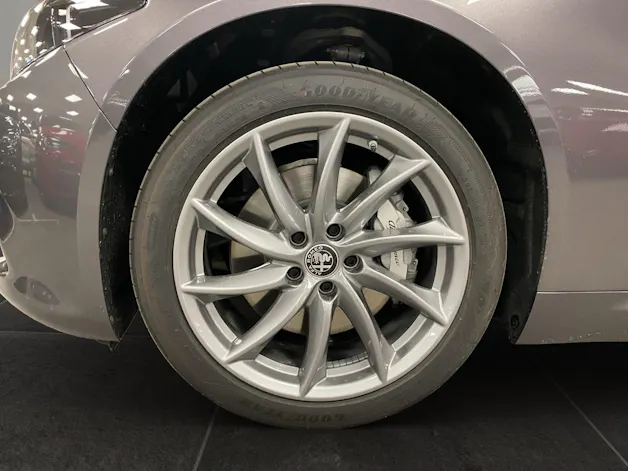 Alfa Romeo Giulia 2.0 Q4 Sprint Editi