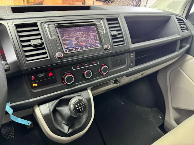 VW T6 2.0 TDI Entry