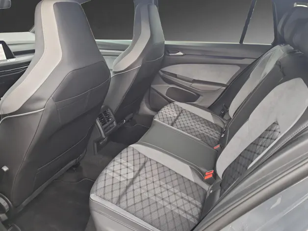 VW Golf Variant 1.5 eTSI mHEV R-Line