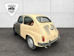 Fiat SEAT 600 D baugleich FIAT 600 (in Spanien endmontiert)