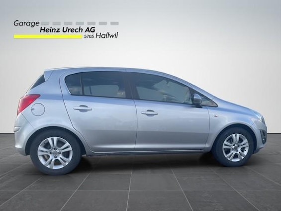 Vehicle image 4 Vehicle image 4