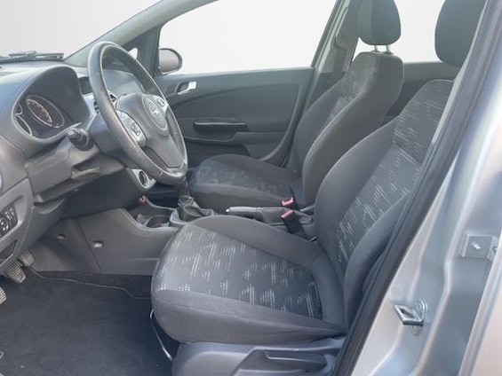 Vehicle image 6 Vehicle image 6