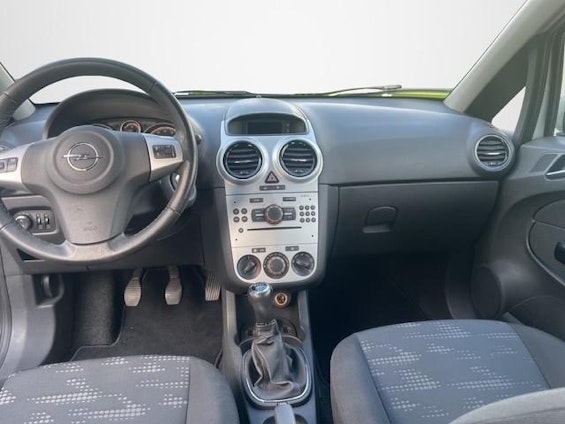 Vehicle image 8 Vehicle image 8