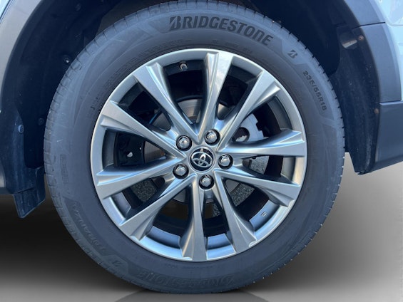 Vehicle image 14