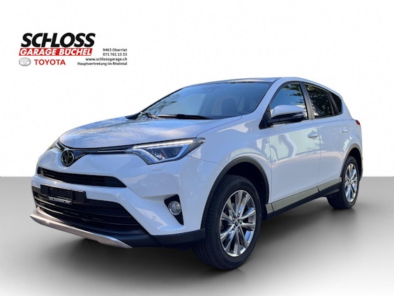 First vehicle image